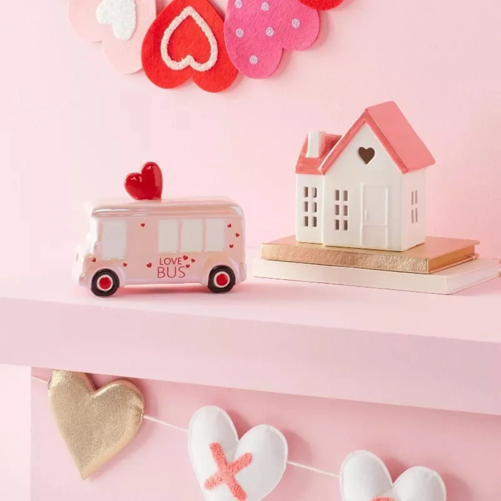 Love Bus Ceramic Valentine's Day Figurine 2025 - Spritz - Picture 2 of 3